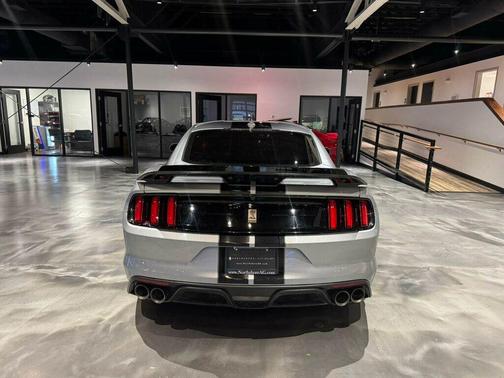 2020 Ford Shelby GT350 Base