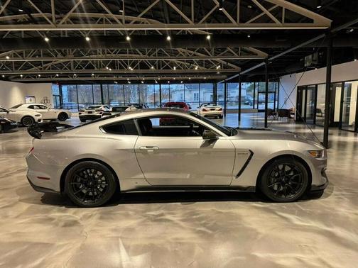 2020 Ford Shelby GT350 Base