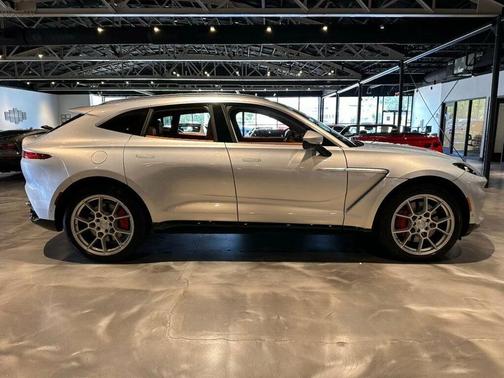 Lightning Silver 2021 Aston Martin DBX DBX/TwinTurboV8/Htd&CldSeats/PanoRoof/360Cam/WirelessCarplay
