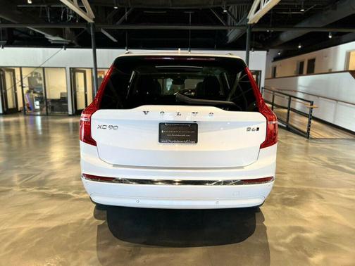 2023 Volvo XC90 B6 Plus 6-Seater