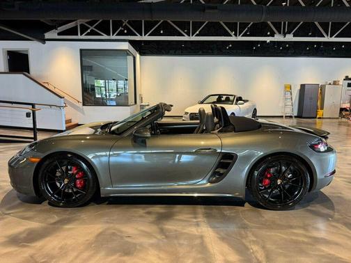 2022 Porsche 718 Boxster S