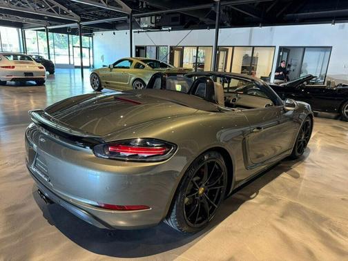 2022 Porsche 718 Boxster S