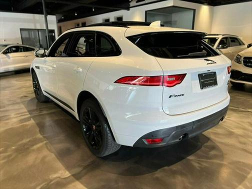 2018 Jaguar F-PACE 30t R-Sport