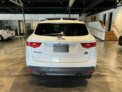 2018 Jaguar F-PACE 30t R-Sport