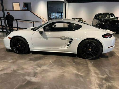 2025 Porsche 718 Cayman Style Edition