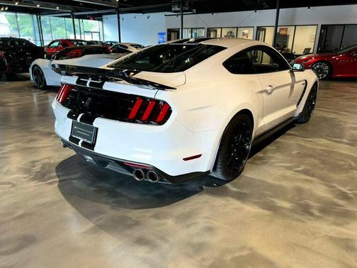 2019 Ford Shelby GT350 Base