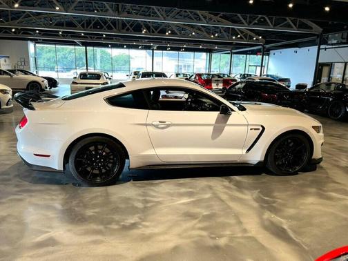2019 Ford Shelby GT350 Base