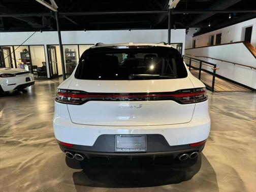 2021 Porsche Macan Base