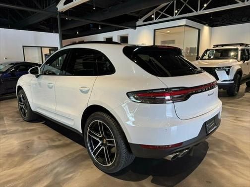 2021 Porsche Macan Base