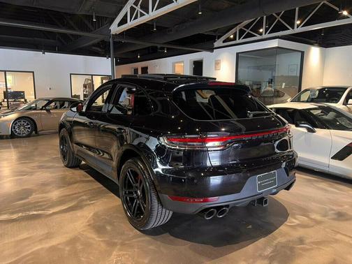 Jet Black Metallic 2024 Porsche Macan T