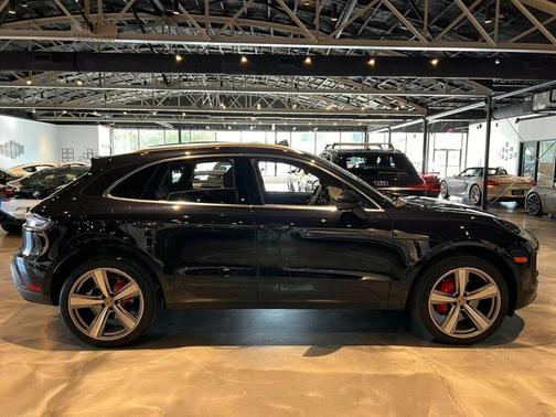 2024 Porsche Macan T