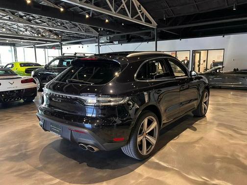 2024 Porsche Macan T