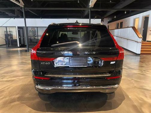 2022 Volvo XC60 Recharge Plug-In Hybrid T8 Inscription
