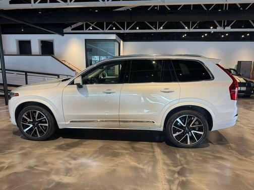 2023 Volvo XC90 B6 Plus 7-Seater