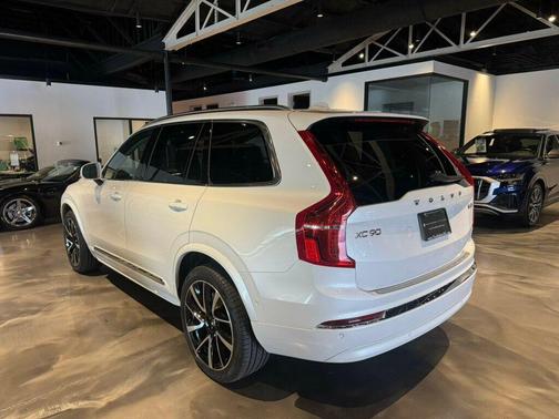 2023 Volvo XC90 B6 Plus 7-Seater