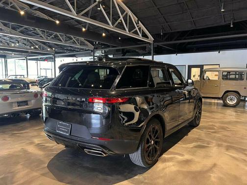Santorini Black Metallic 2023 Land Rover Range Rover Sport SE