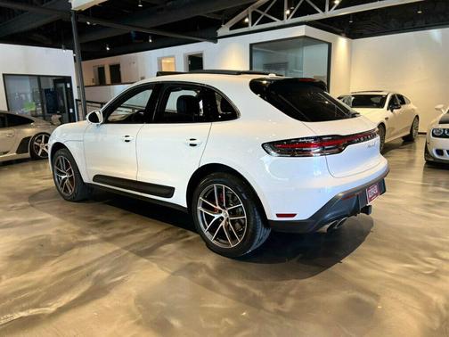 2022 Porsche Macan S