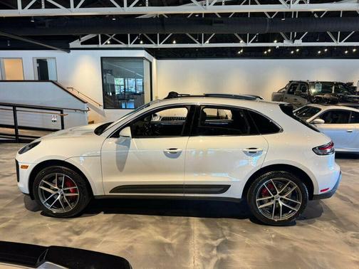 2022 Porsche Macan S