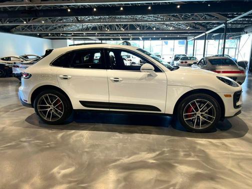 2022 Porsche Macan S
