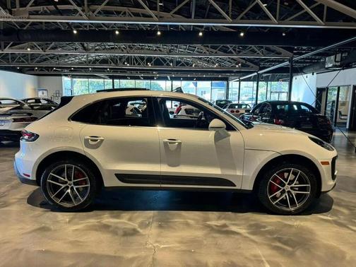 2022 Porsche Macan S