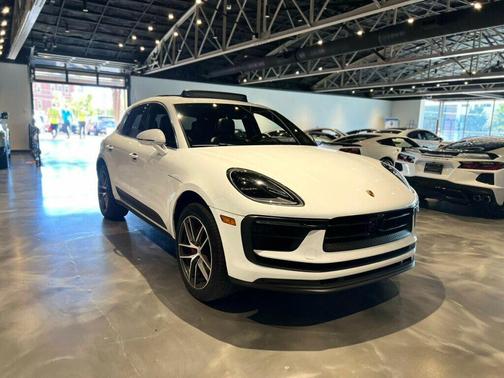 2022 Porsche Macan S