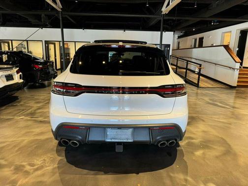 2022 Porsche Macan S