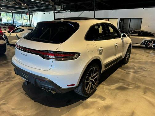 2022 Porsche Macan S