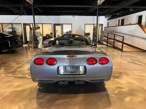 2004 Chevrolet Corvette Base