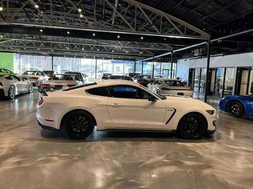 2019 Ford Shelby GT350 Base