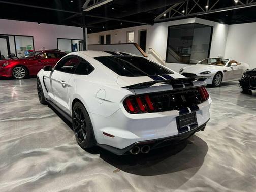 2019 Ford Shelby GT350 Base