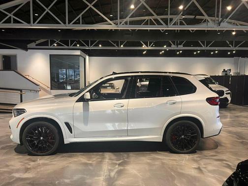 2023 BMW X5 M50i
