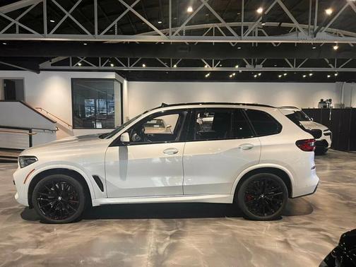 2023 BMW X5 M50i