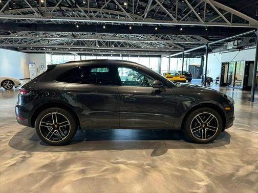 2021 Porsche Macan Base