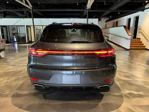 2021 Porsche Macan Base
