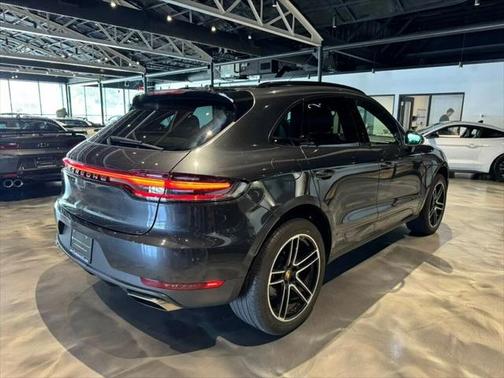 2021 Porsche Macan Base