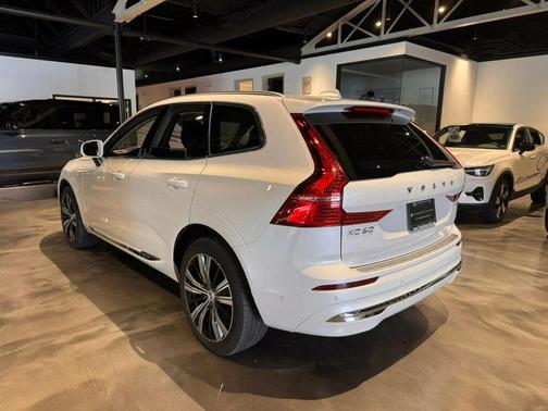 2023 Volvo XC60 B5 Plus Bright Theme