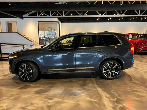 2023 Volvo XC90 B5 Plus