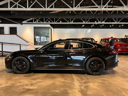 2017 Porsche Panamera 4S