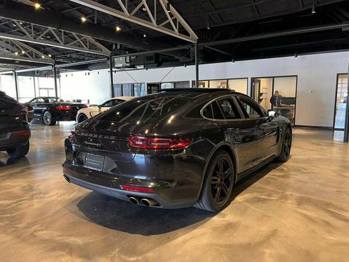 2017 Porsche Panamera 4S