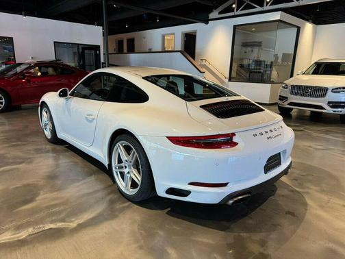 2017 Porsche 911 Carrera