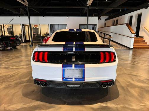 2016 Ford Shelby GT350 Base