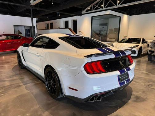 2016 Ford Shelby GT350 Base