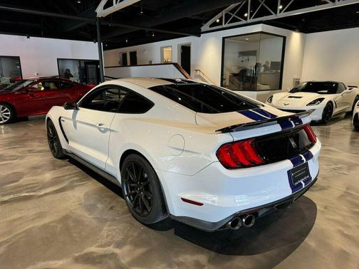 2016 Ford Shelby GT350 Base