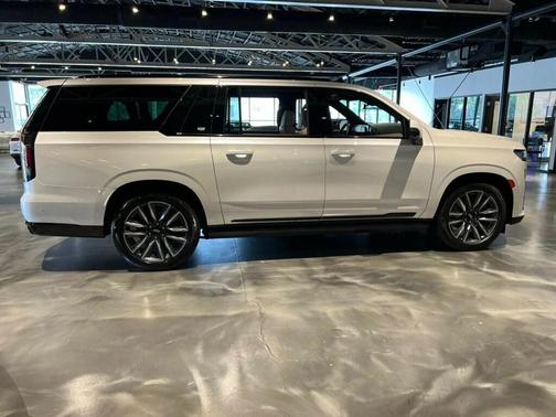 2022 Cadillac Escalade ESV Sport