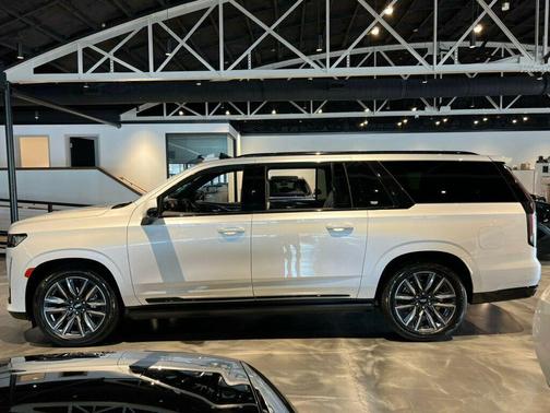 2022 Cadillac Escalade ESV Sport