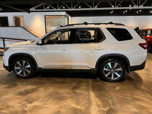 2024 Honda Pilot Touring 8-Passenger