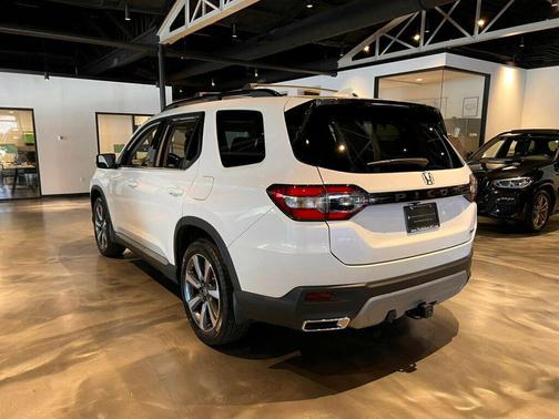 2024 Honda Pilot Touring 8-Passenger