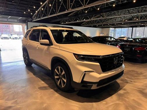 2024 Honda Pilot Touring 8-Passenger
