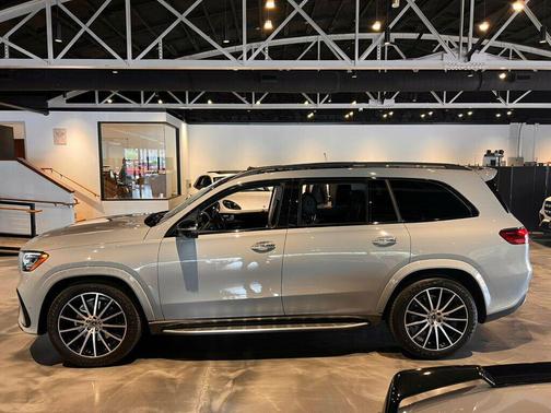 MANUFAKTUR Alpine Grey 2024 Mercedes-Benz GLS 580 4MATIC