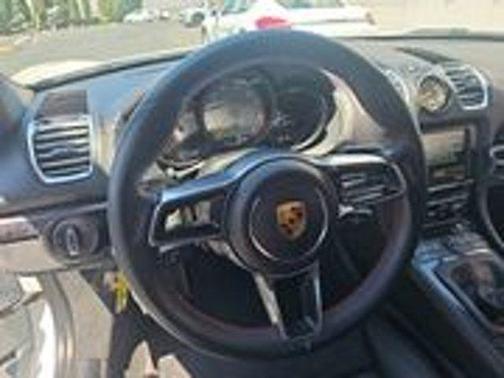 2016 Porsche Cayman GT4